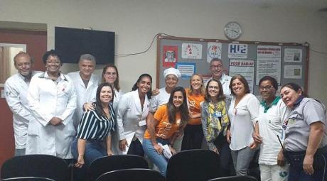 Carol Barcellos e Equipe de Hemoterapia do Betinho